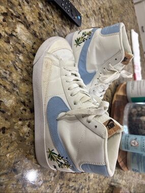 Nike Women's Cream & Light Blue High-Top Sneakers with Floral Embroidery